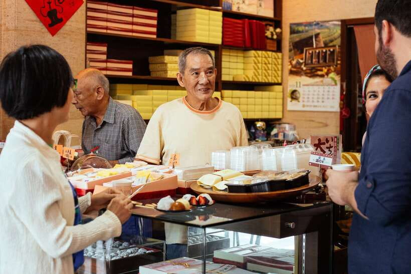 Taipei: Private Food Tour – 10 Tastings with Locals - Mazu Temple, Chiang Kai-shek, and the prison wall