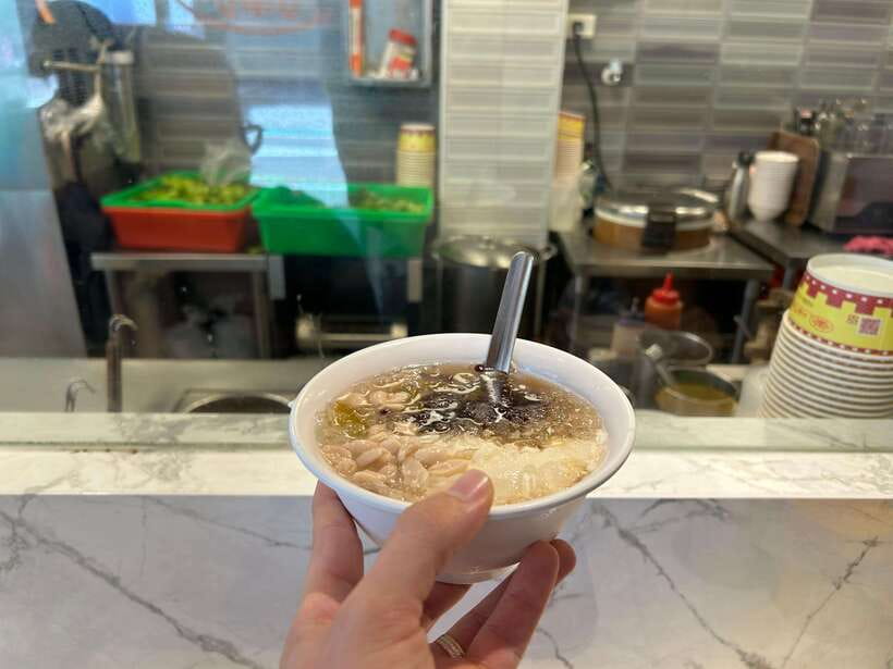 Taipei: Street Food & Hidden Eats Night Market Food Tour - Is $55 good value?