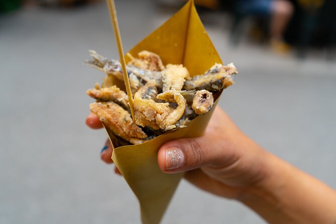 Taste Genoa: A Full Meal Walking Food Tour by Do Eat Better - Focaccia in Piazza delle Erbe