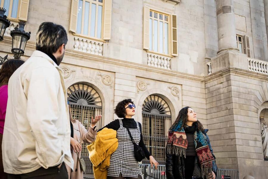 The Ultimate Bordeaux Food Tour: Full Meal & Fine Wines - Why this food walk works in Bordeaux