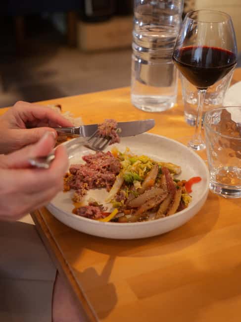 The Ultimate Bordeaux Food Tour: Full Meal & Fine Wines - What the guides add to the experience