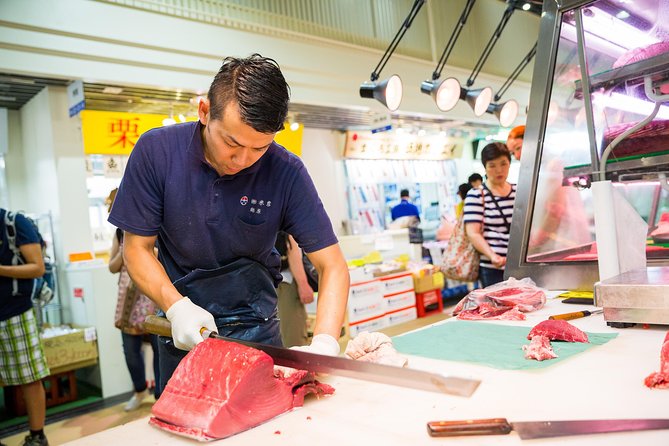Tokyo Tsukiji Fish Market Food and Culture Walking Tour - The old market area and kitchen shops