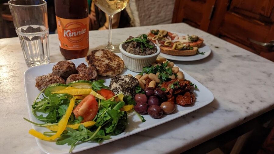 Valletta: Maltese Food and Drink Guided Walking Tour - Meeting at the City Gate and finding your guide