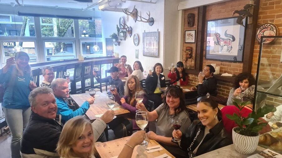 Vancouver: Gastown Historical Walking Food Tour - Who will enjoy this Gastown food tour?