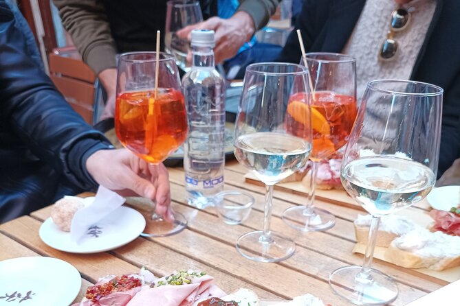 Venice Bacaro Food Tour: Eat and Drink like a Venetian - Calle de la Malvasia and an old osteria