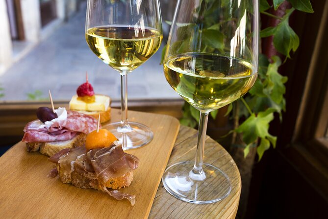 Venice Bacaro Food Tour: Eat and Drink like a Venetian - Meeting at the Colleoni statue near San Giovanni e Paolo