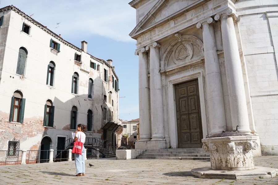 Venice: Eat Like a Local Food Tour with Wine & Spritz - Learning the bacaro routine
