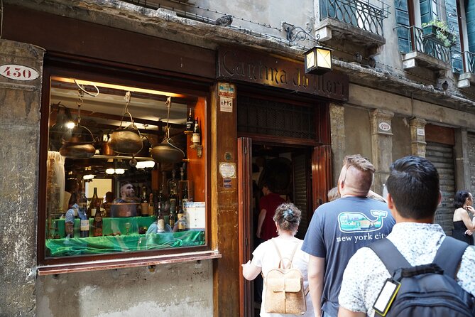 Venice Like a Local: Food, Wine & Spritz Tour with Traghetto Ride - Rialto market, Ponte di Rialto, and San Polo