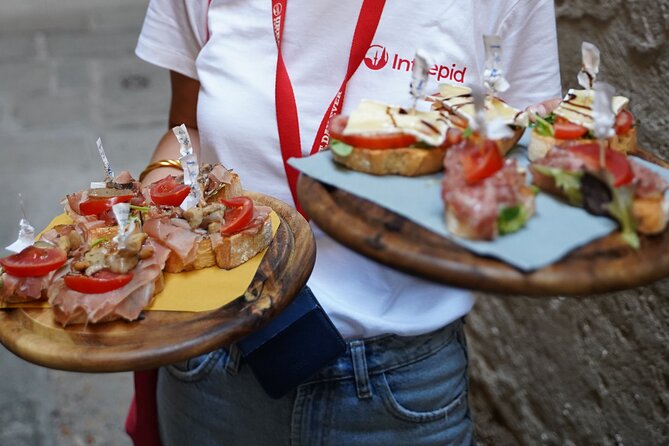 Venice Like a Local: Food, Wine & Spritz Tour with Traghetto Ride - Four wines and one Venetian spritz