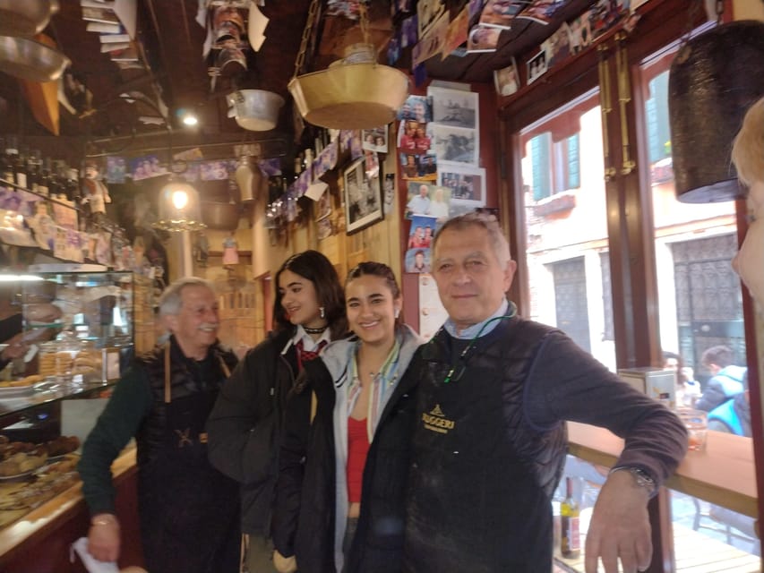 Venice: Sunset Walking Tour with Food and Wine Tastings - Key points to know before booking