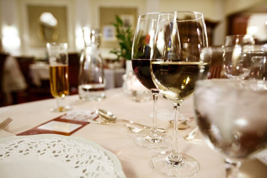 Vienna: Culinary Experience at Restaurant Stefanie - What the service is like