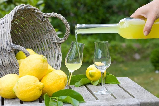 Walking Food Tour in Sorrento w/ Limoncello Factory Lemon Grove - Why this Sorrento food walk works so well