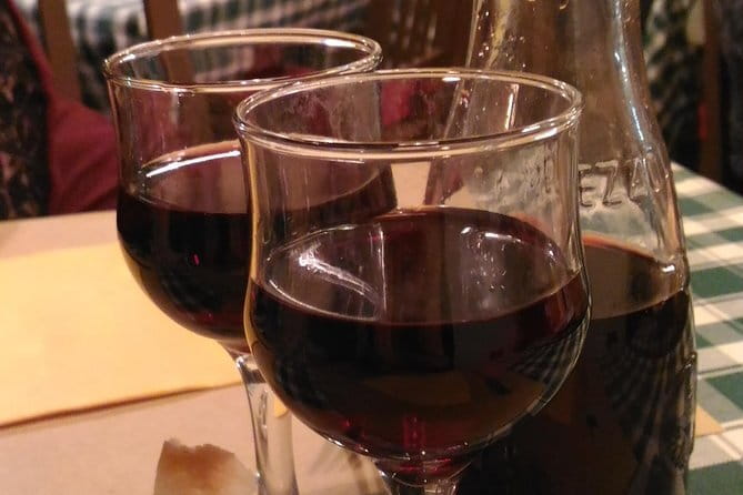 Walking Food Tour of Florence with Tastings and Wine - Wine tastings that are part of the meal