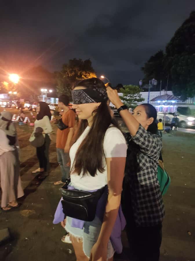 Yogyakarta: Nighttime Walk and Food Tour - Coffee and street food around Malioboro