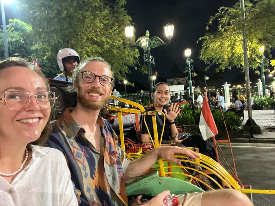 Yogyakarta: Nighttime Walk and Food Tour - Jamu Jawa and Yogyakarta’s traditional drinks