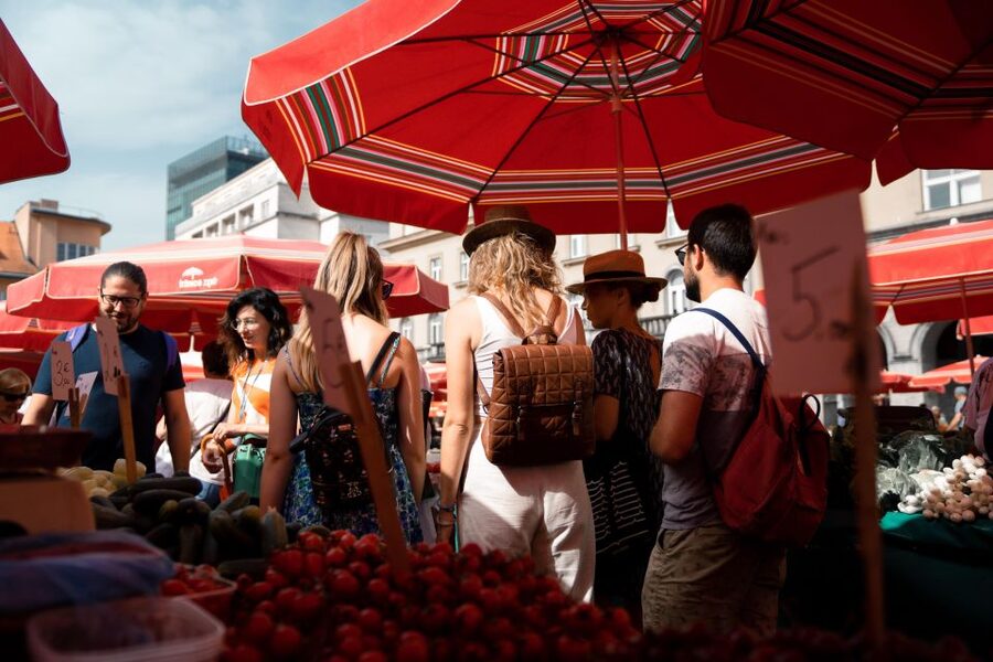 Zagreb: Food Tour with Tastings - Timing, walking, and what to bring